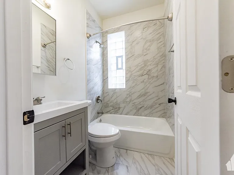 1638 W 18th Pl #2R — Photo 6