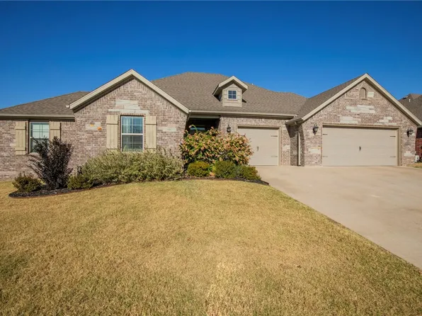 1080 Quail Hollow Dr, Bentonville, AR 72713