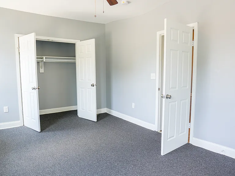 1204 Bonaparte Ave — Photo 27