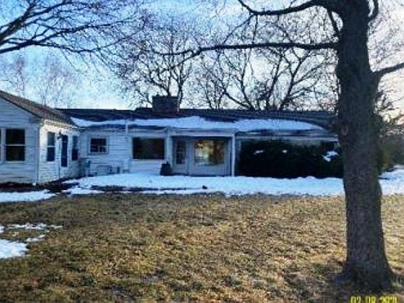 3rd image of 172 W Bergen Dr