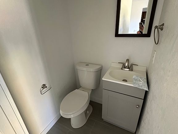 2nd image of 5267-5269 Baxter Ct SE
