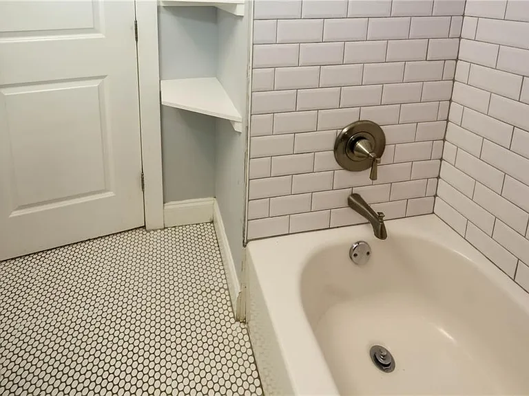 1809 Vesta Ave — Photo 17