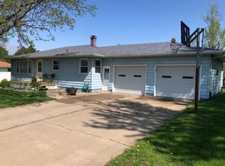 1116 3rd St, Garretson, SD 57030