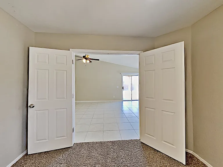 8007 W Deanna Dr — Photo 5