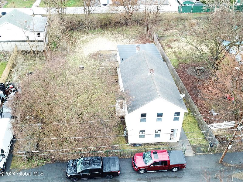 5th image of 17 Glen Avenue