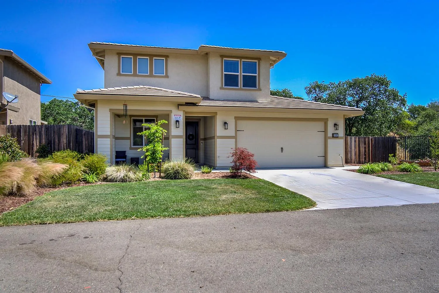 5585 Hawes Way photo 1