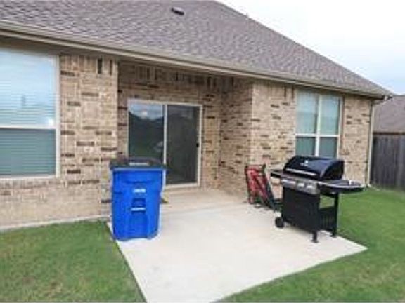3rd image of 1716 Oak Glen Dr