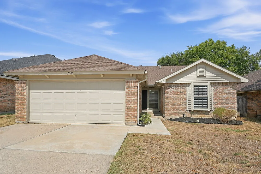 3 bed, 2.0 bath, 1444 sqft, $2,175 — Photo 1