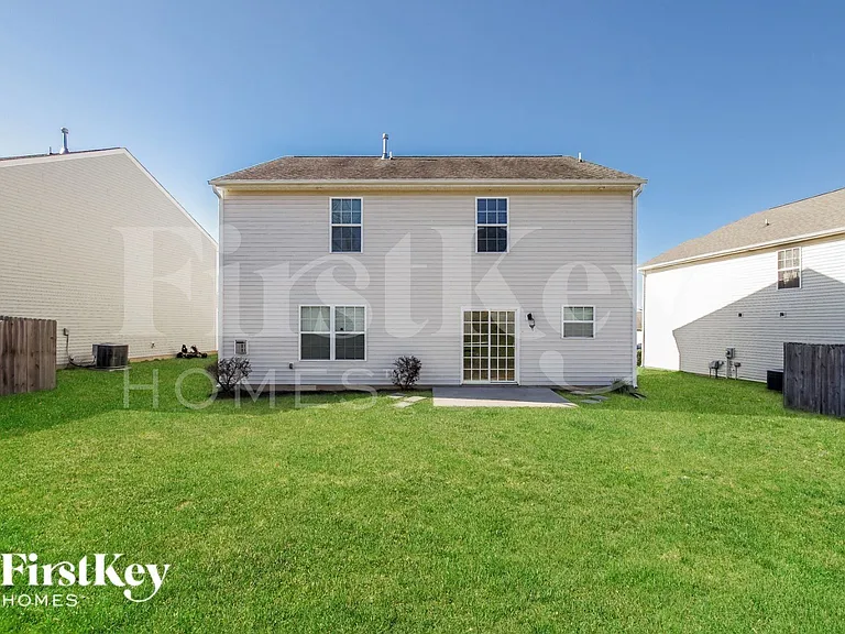 2936 Village Center Dr — Photo 14