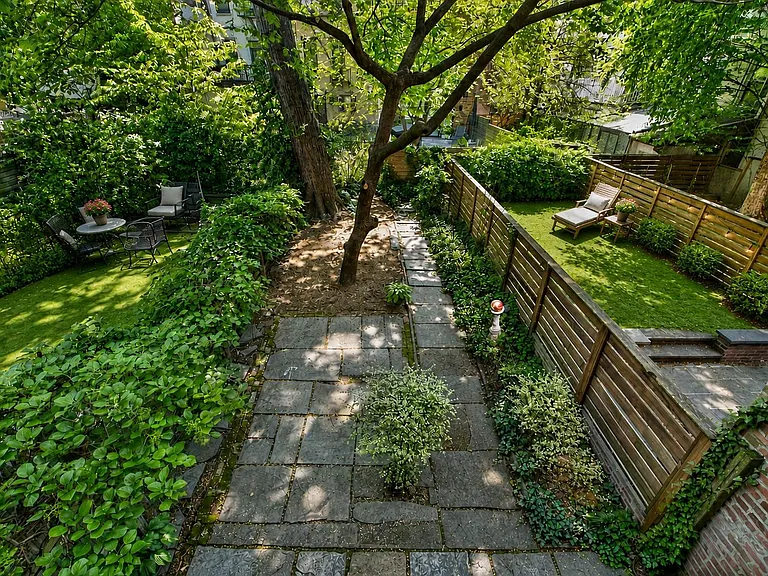 1009 Garden St — Photo 12