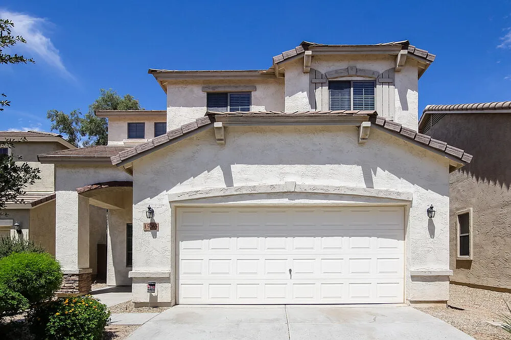 3 bed, 2.0 bath, 1608 sqft, $2,080 — Photo 1