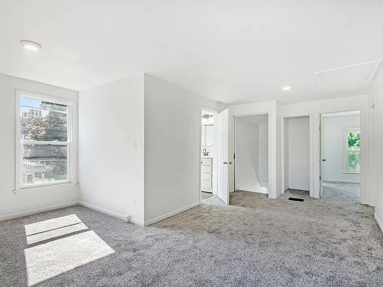 117 Carrier St NE — Photo 9