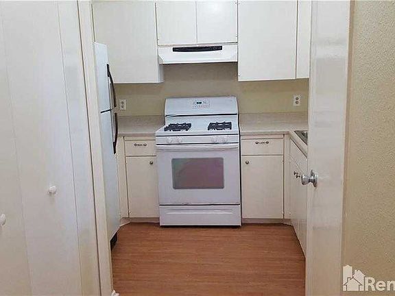 2nd image of 1206 Woodfield Dr #B