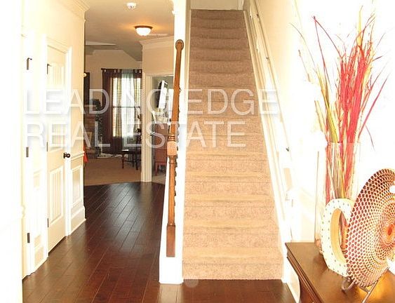 4th image of 4027 Lakewood Dr