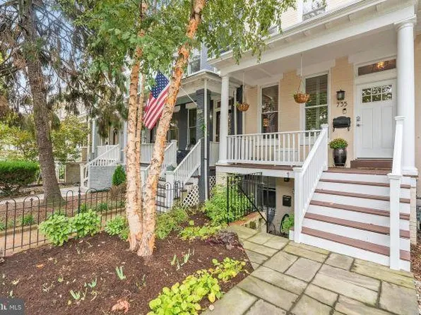 735 12th St SE, Washington, DC
