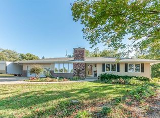 10200 Hawks Haven Rd, Cedar Rapids, IA 52411