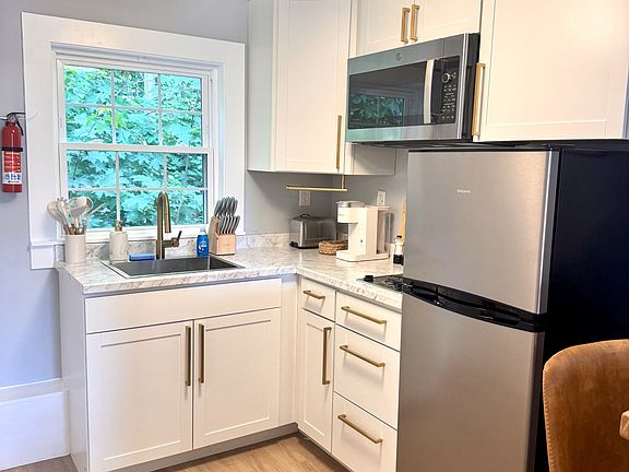 3rd image of 6 Sunset Dr #7