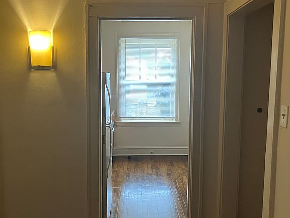 3rd image of 2125 Oak Park Ave #1F