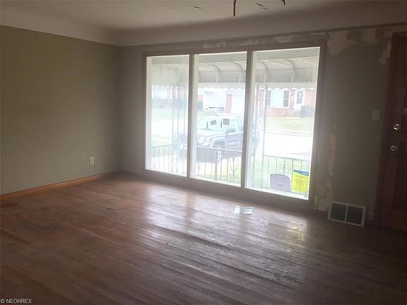 4th image of 21341 Carol Dr