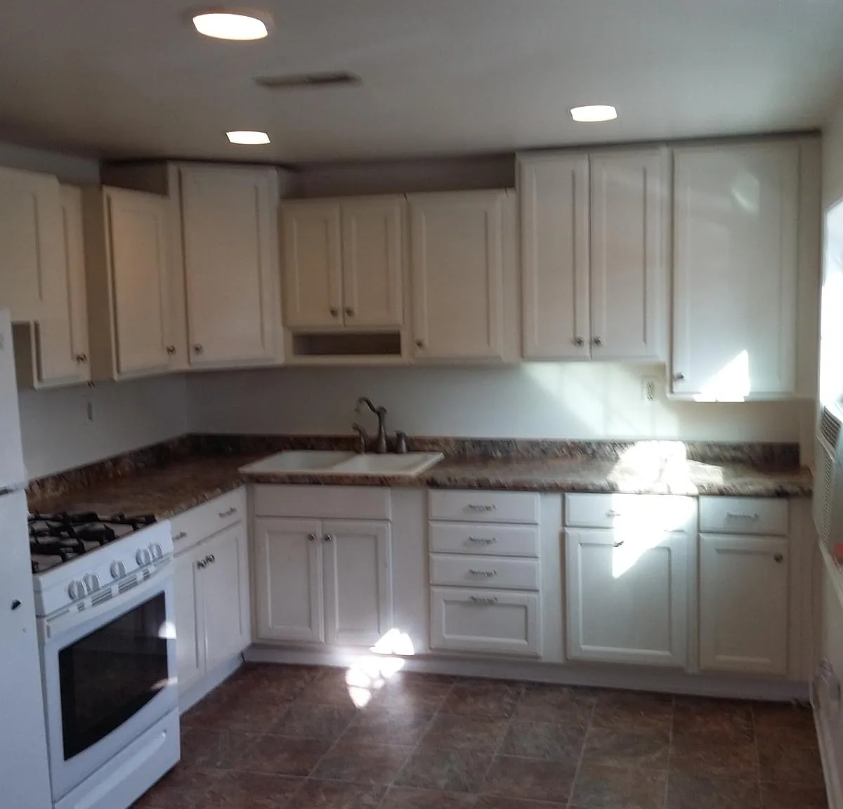 2 bed, 850 sqft, $1,695 — Photo 2