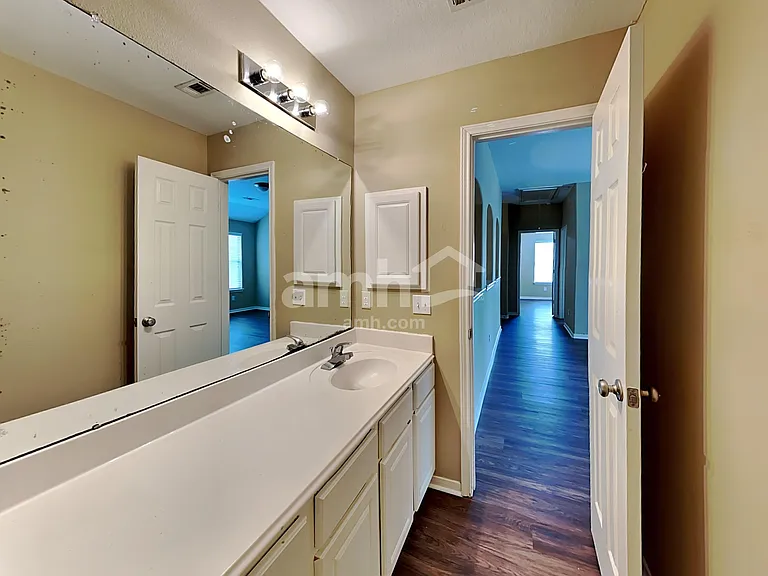 2306 Hollyfield Ln — Photo 19