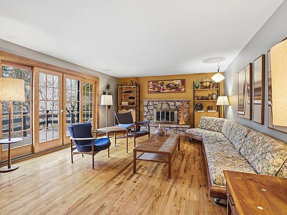 2nd image of 1822 W Toni Rae Dr