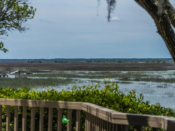 12 Marsh Island Ln, Isle Of Palms, SC 29451