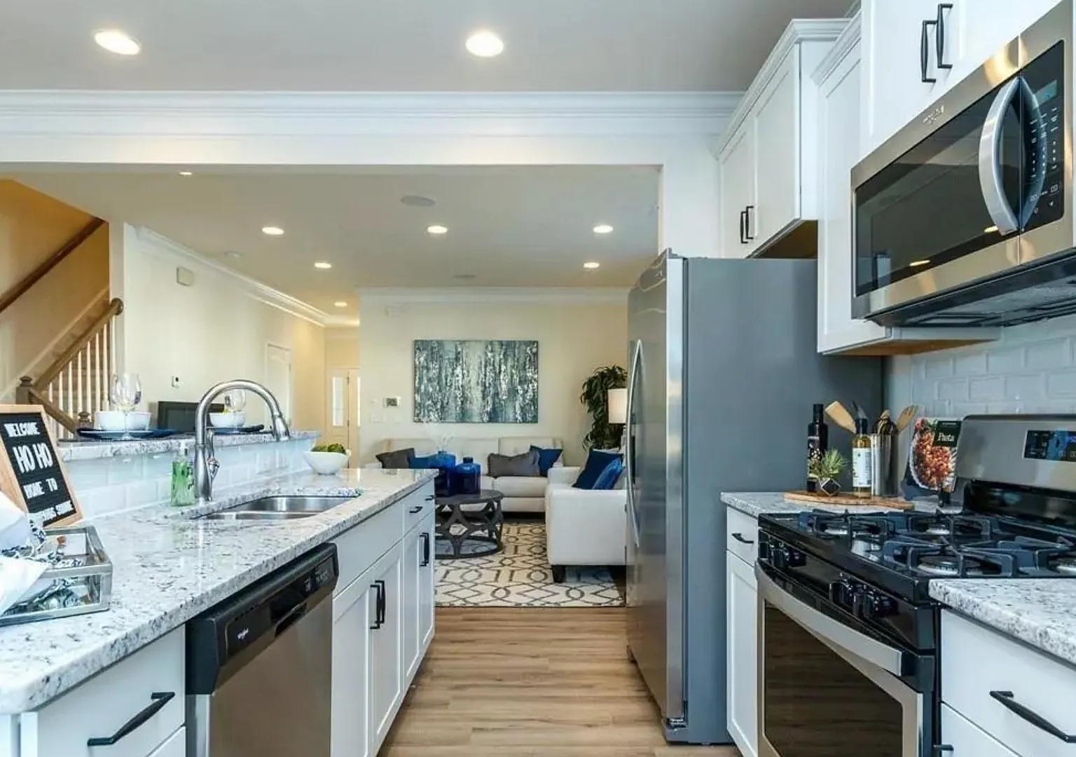 Room in 3 Bedroom Townhome at Scholar Dr — Photo 3
