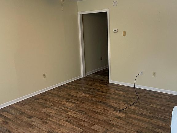 3rd image of 424 Eastley Ct #D