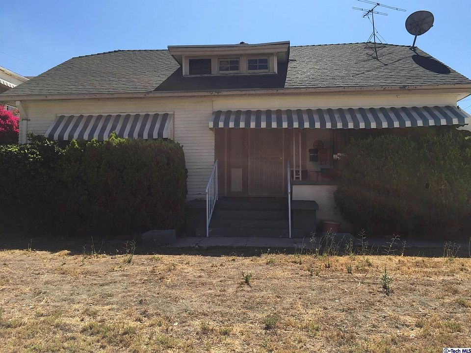 2nd image of 1754 N Berendo St