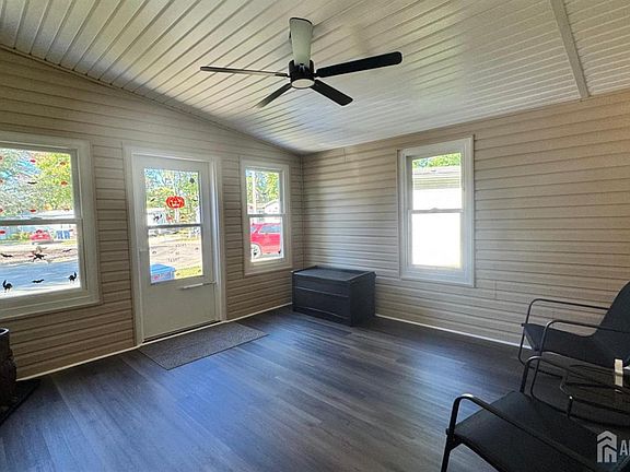 3rd image of 27 Hemingway Dr