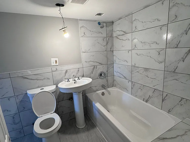 13230 S Saint Lawrence Ave — Photo 12