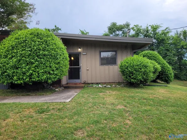 2016 Colony Dr SW Unit 2016, Huntsville, AL 35802