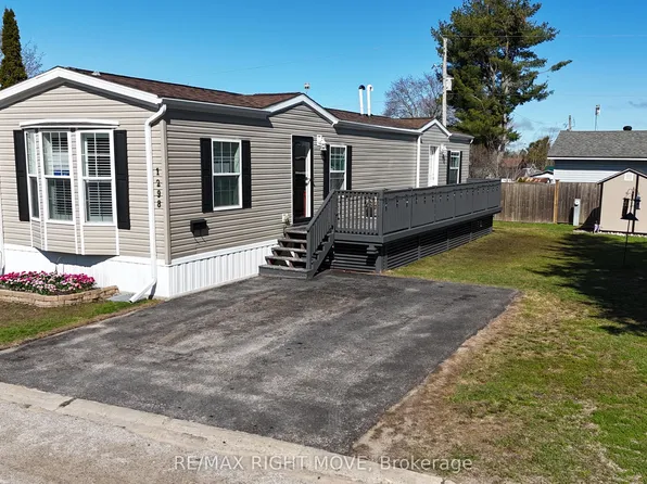 1298 Hilltop Rd, Severn, ON L3V 0V1