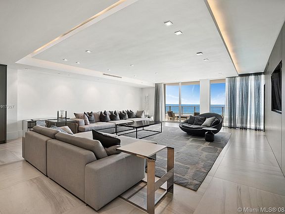 2nd image of 125 Ocean Dr #U-0602
