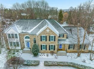 22 Shy Creek Rd, Pittstown, NJ 08867