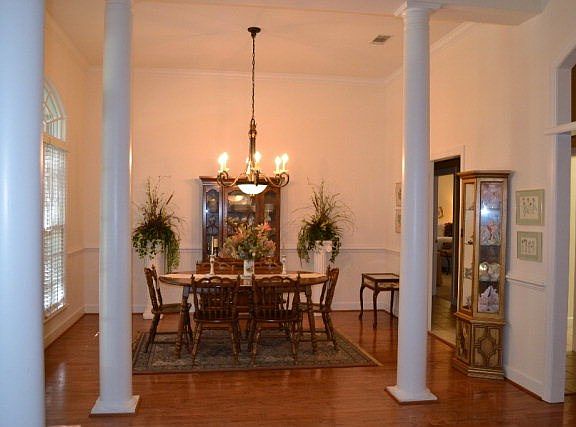 4th image of 746 Lake Laurie Dr