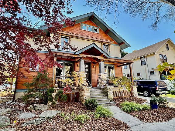 2nd image of 1907 Keyes Ave