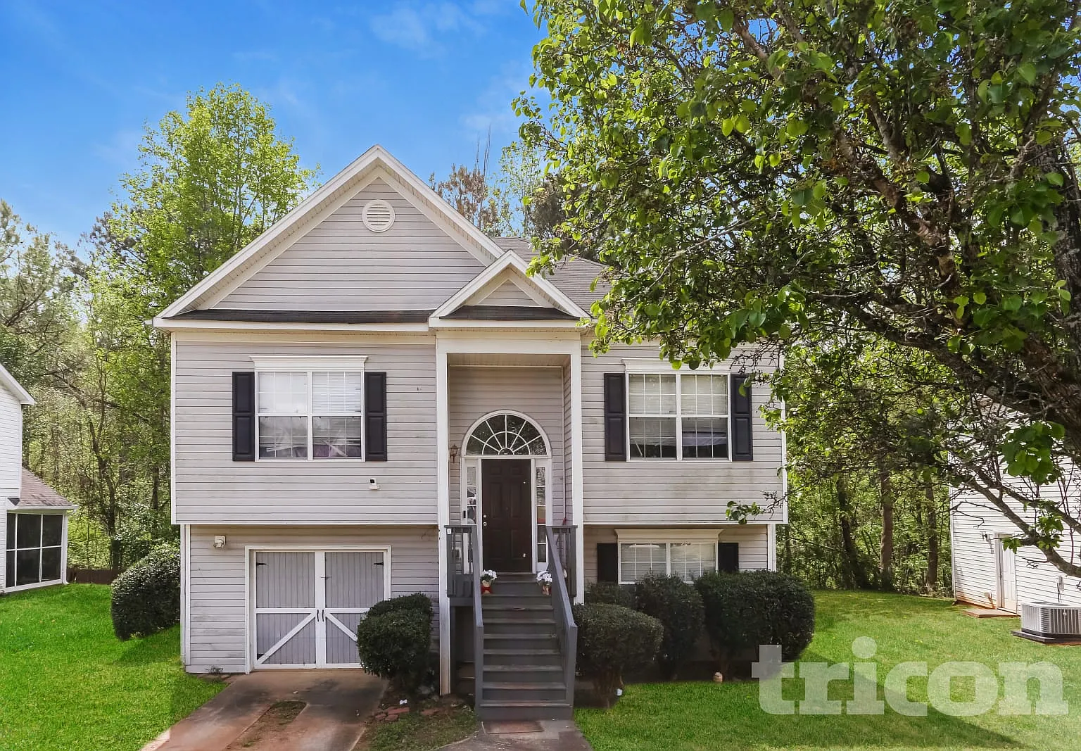 4054 Robin Circle College Park GA — Photo 1