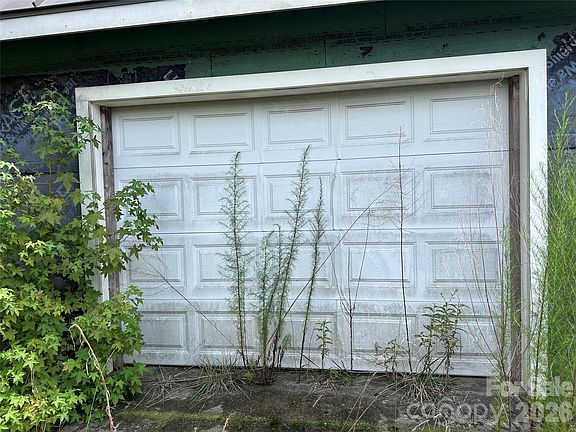2nd image of 2081 Cane Mill Rd