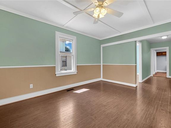 Spacious Living Room & Gorgeous Laminate