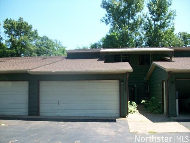 1st image of 22541 Tulip St NW