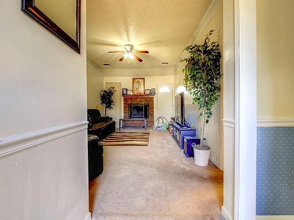 3rd image of 4427 Village Park Cv