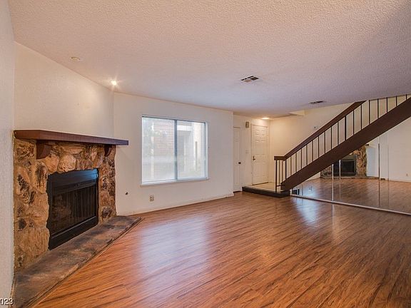 2nd image of 2127 Pine Breeze Ln #2127