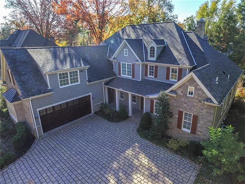 111 Creek Dr photo 1