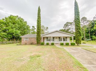 1012 S Deere St, Geneva, AL 36340