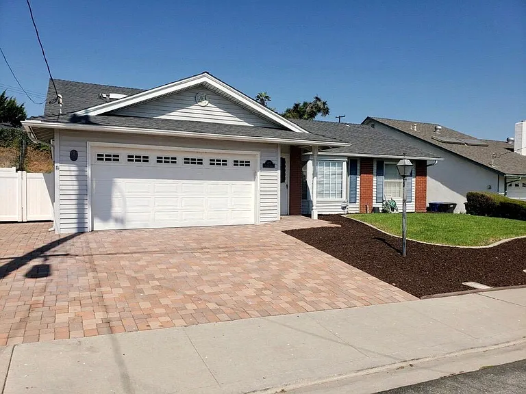 479 Allview Ct — Photo 1