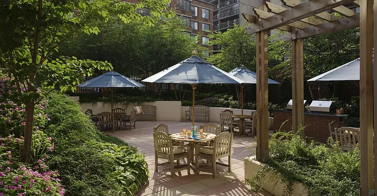 Rented by Compass | media 61