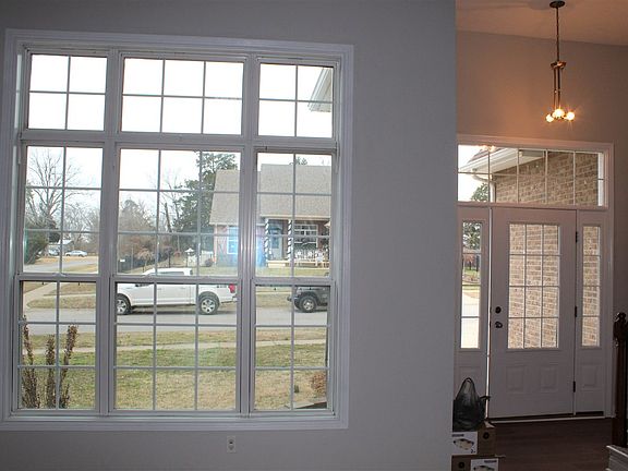 4th image of 100 Maxwell Ct