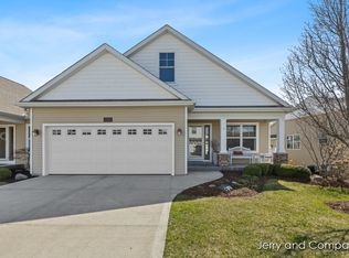11371 S Lake Dr, Holland, MI 49424